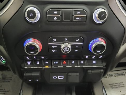 Used 2022 GMC Sierra 3500 Denali w/ Technology Package image 14