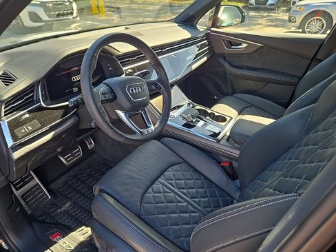 Certified 2025 Audi SQ7 Premium Plus image 2