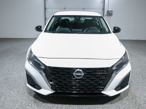 Used 2024 Nissan Altima 2.5 SR FWD image 4