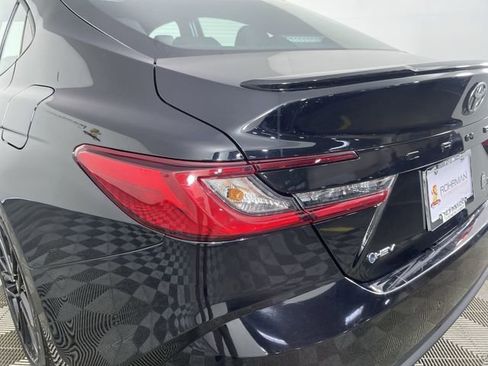 Used 2025 Toyota Camry SE FWD image 35