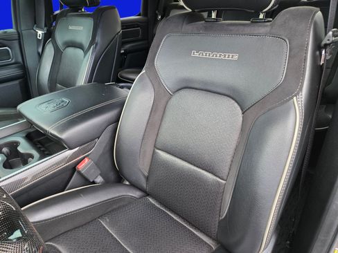Used 2019 RAM 1500 Laramie w/ Sport Appearance Package AWD/4WD image 15