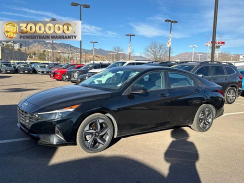 Certified 2023 Hyundai Elantra SEL w/ Convenience Package image 1