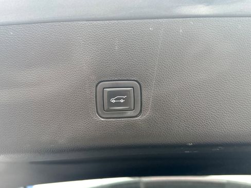 Certified 2021 Chevrolet Traverse LT image 17