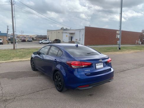 Used 2017 Kia Forte LX w/ LX Popular Package image 5