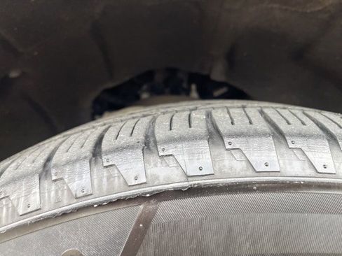 Used 2022 GMC Sierra 1500 SLT image 2