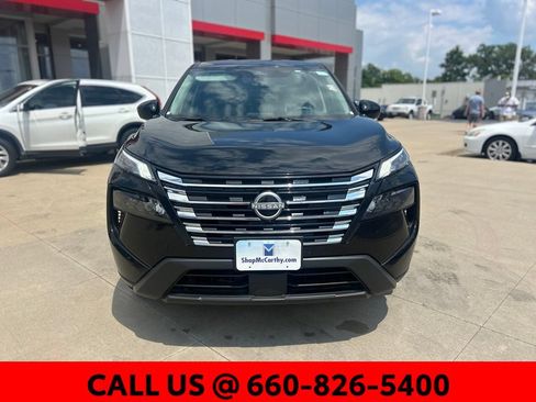 Used 2025 Nissan Rogue SV FWD image 3