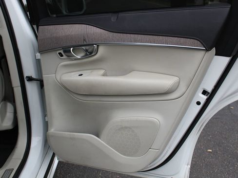 Used 2021 Volvo XC90 T6 Inscription image 16