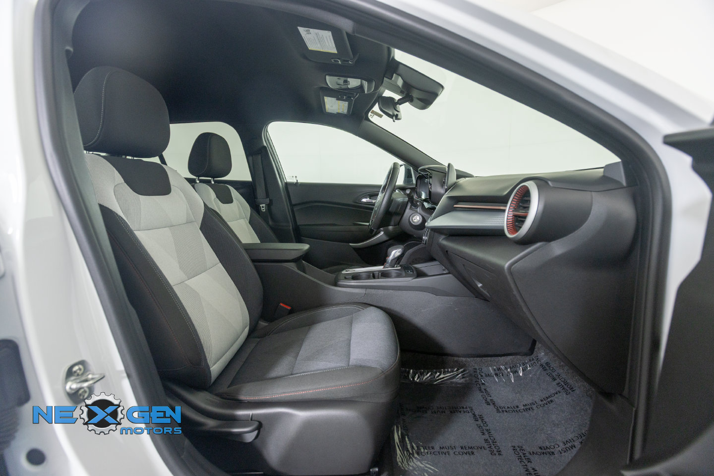 Used 2025 Chevrolet Trax RS w/ Driver Confidence Package FWD image 8