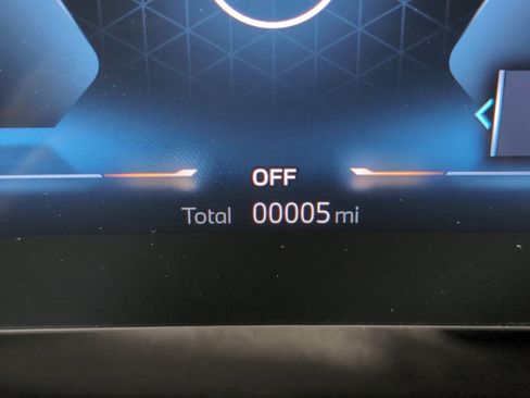 Used 2025 BMW X1 xDrive28i w/ Premium Package image 17