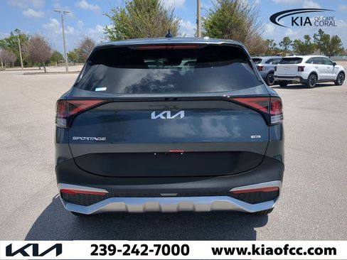 New 2025 Kia Sportage LX image 6