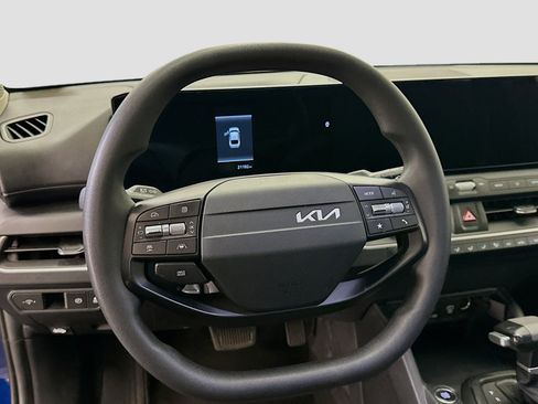 Used 2025 Kia K4 LXS image 18