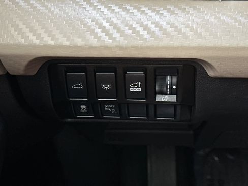 Used 2021 Subaru Ascent Premium w/ Convenience Package image 30