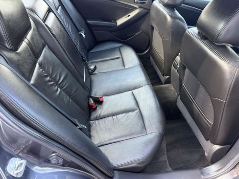 Used 2011 Nissan Altima 3.5 SR w/ 3.5SR Premium Pkg FWD image 12