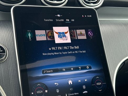 Used 2025 Mercedes-Benz GLC 300 4MATIC image 17