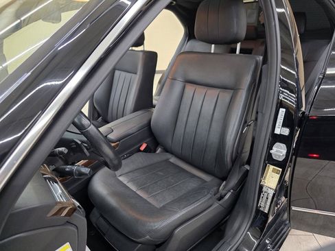Used 2011 Mercedes-Benz E 550 Sedan image 17