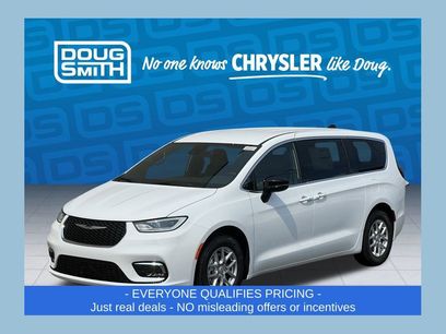New 2026 Chrysler Pacifica Select