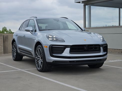 Certified 2026 Porsche Macan image 10