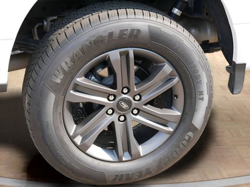 Used 2023 Ford F150 Lariat image 9