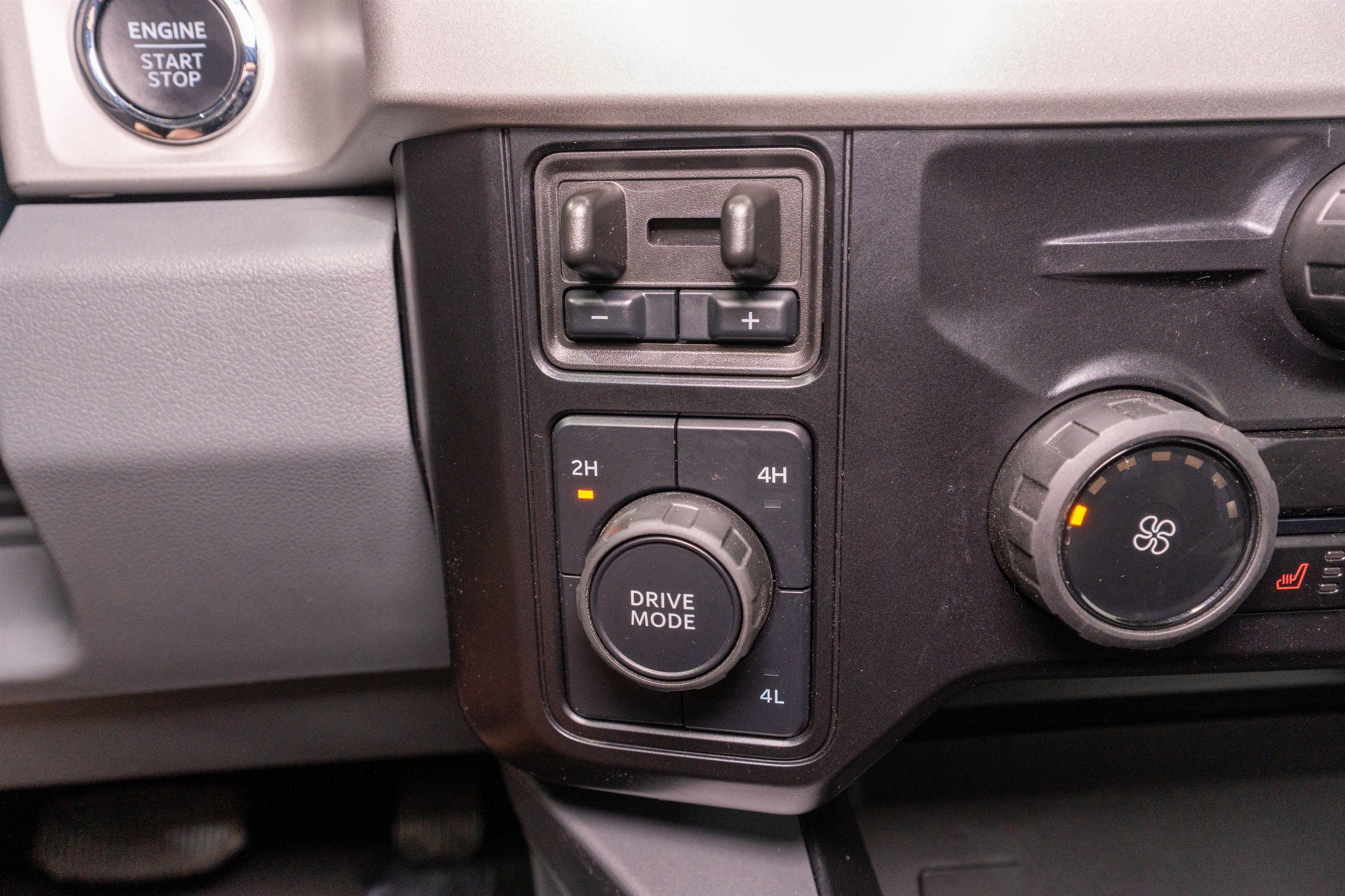 Used 2026 Ford F350 XLT w/ XLT Premium Package AWD/4WD image 27