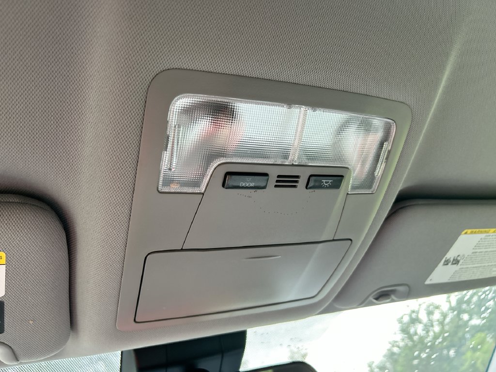 Used 2019 Toyota Highlander LE FWD image 25