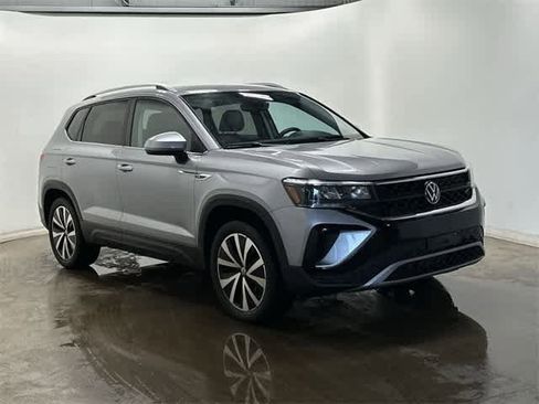 Certified 2023 Volkswagen Taos SE image 29