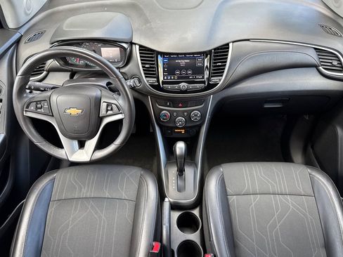 Certified 2022 Chevrolet Trax LT w/ LT Convenience Package image 13