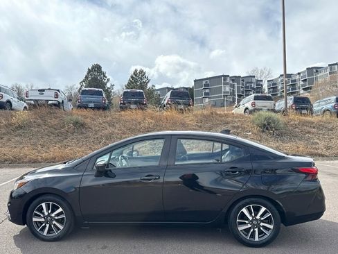 Used 2021 Nissan Versa SV image 4