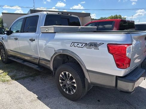 Used 2019 Nissan Titan PRO-4X AWD/4WD image 6