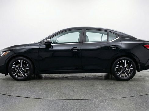 Used 2025 Nissan Sentra SV image 5