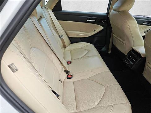 Used 2019 Toyota Avalon Limited image 21