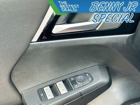 Used 2024 Mitsubishi Outlander ES image 17