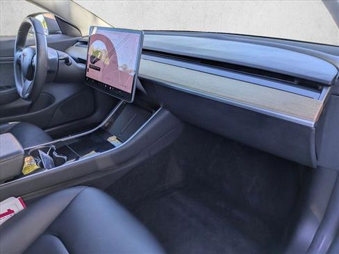 Used 2018 Tesla Model 3 Long Range image 22