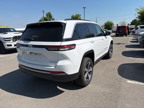 New 2026 Jeep Grand Cherokee Limited w/ Luxury Tech Group II AWD/4WD image 3