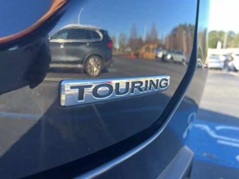 Used 2023 Honda Pilot Touring image 8