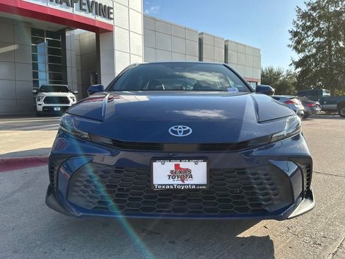 Used 2026 Toyota Camry SE FWD image 3