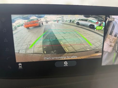 Used 2025 Nissan Ariya Platinum image 13