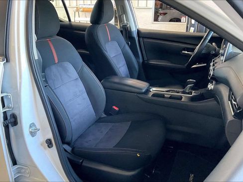 Used 2025 Nissan Sentra SR FWD image 22