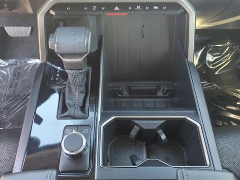 Used 2022 Toyota Tundra SR5 w/ SR5 Premium Package image 15