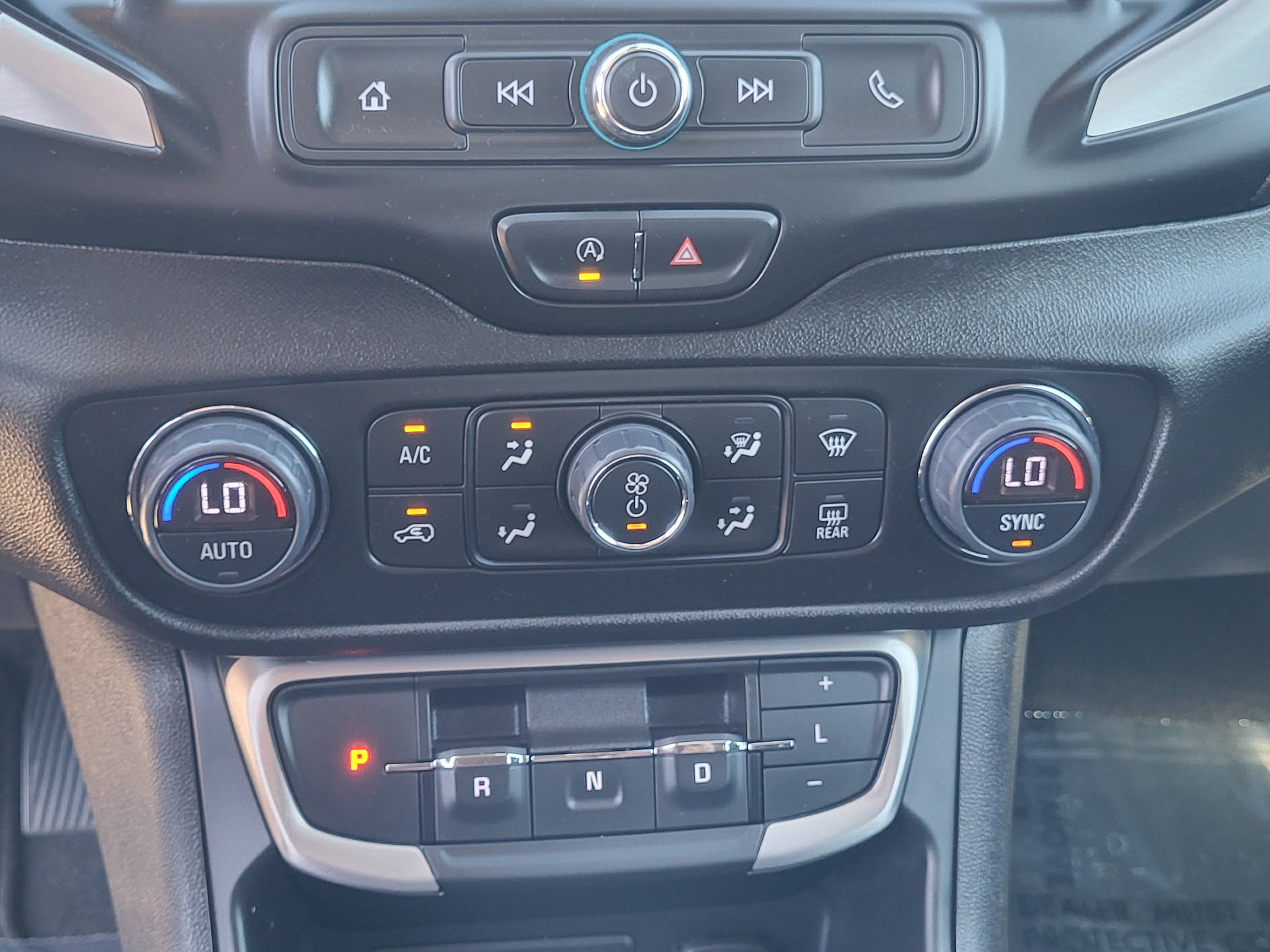 Used 2024 GMC Terrain SLE w/ Driver Convenience Package AWD/4WD image 18
