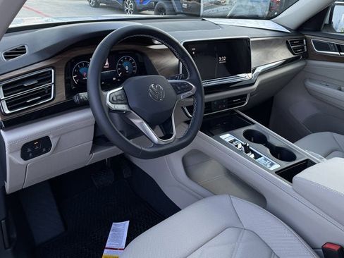 New 2026 Volkswagen Atlas SE image 11
