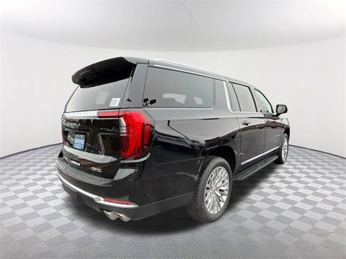 Used 2026 GMC Yukon XL Denali w/ Advanced Technology Package image 3