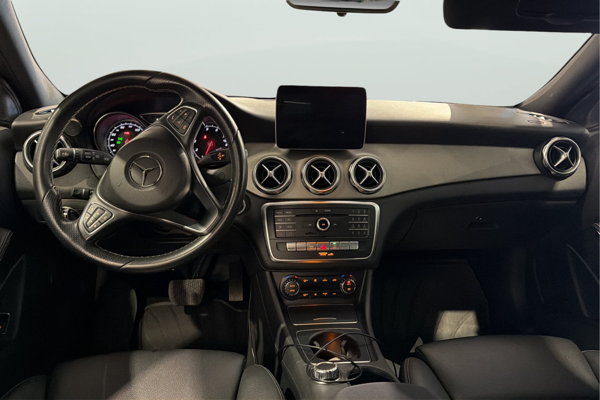 Used 2018 Mercedes-Benz GLA 250 image 14