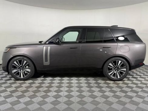 Used 2023 Land Rover Range Rover SE AWD/4WD image 3