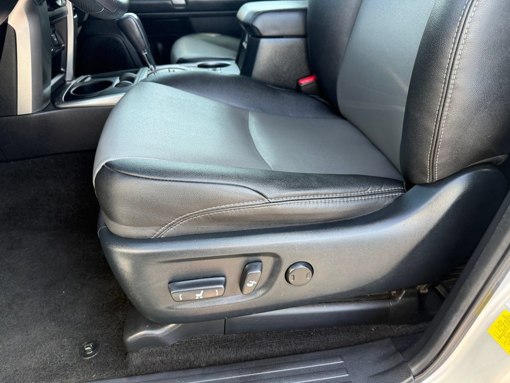 Used 2022 Toyota 4Runner SR5 Premium w/ Moonroof Package RWD image 9