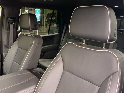 Used 2025 GMC Yukon Elevation RWD image 16