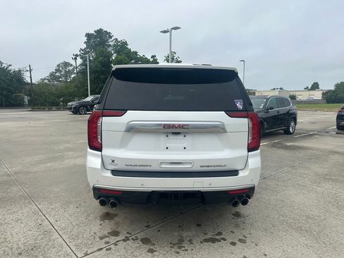 Used 2022 GMC Yukon Denali w/ Denali Premium Package AWD/4WD image 6