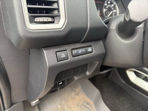 Used 2022 Nissan Frontier SV image 11