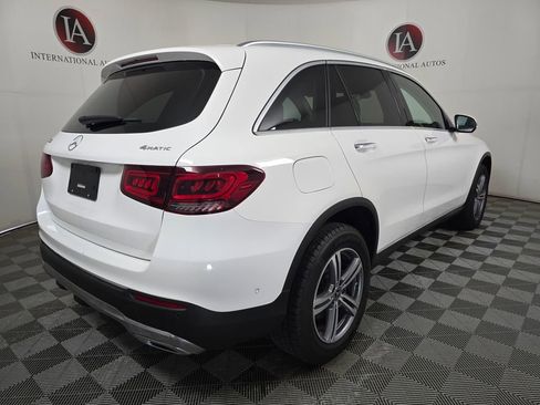 Used 2022 Mercedes-Benz GLC 300 4MATIC w/ Premium Package Lite image 4