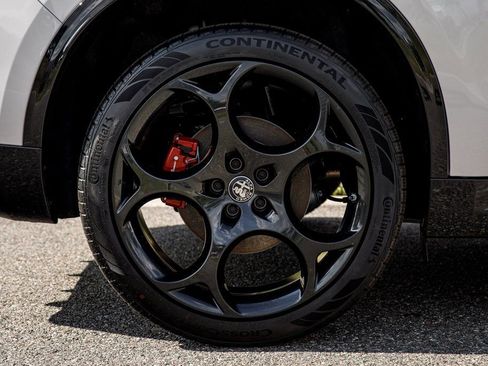 New 2025 Alfa Romeo Stelvio Sprint image 11