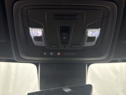 Used 2022 GMC Sierra 1500 AT4 w/ Technology Package AWD/4WD image 29